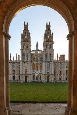 Ünlü binalar ve Oxford 'un mimari detayları.