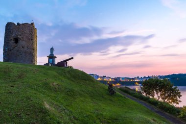 Günbatımından sonra Galler 'in Tenby kenti, İngiltere