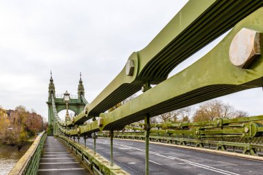Bulutlu bir günde Hammersmith Bölgesi