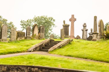 İskoçya, İngiltere 'deki eski gotik mezarlığın detayları.