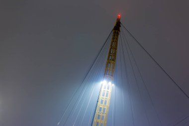 Gece futbol sahası, Londra.