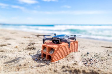 İnsansız hava aracı İspanya sahiline yaklaşıyor.