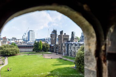 Yazın Cardiff Kalesi manzarası, Galler