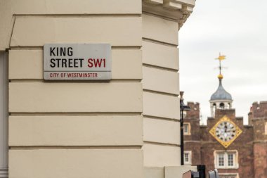 Ünlü binaların cepheleri ve Londra sokaklarının mimari detayları, şehir manzarası. 