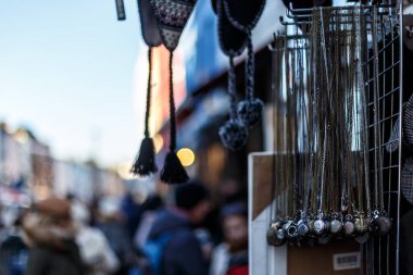 Kışın Portobello pazarı, Londra