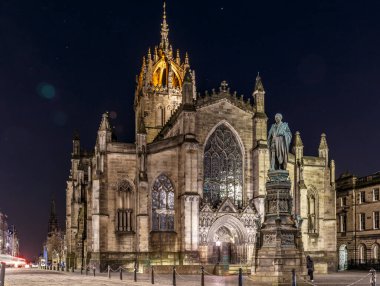 Geceleyin Edinburgh 'un eski merkezi