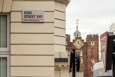 Ünlü binaların cepheleri ve Londra sokaklarının mimari detayları, şehir manzarası. 