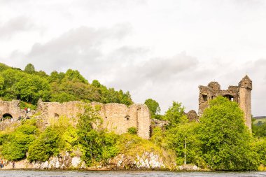 Kasvetli havada Loch Ness, İskoçya, İngiltere