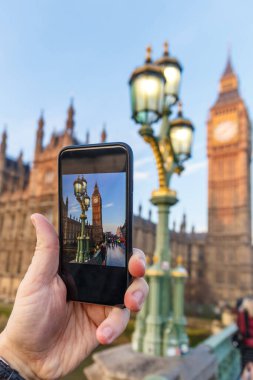 Big Ben 'in kış sabahı Londra' da çekilmiş ve paylaşılmış bir fotoğrafı.