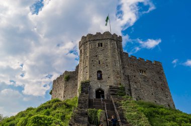 Yazın Cardiff Kalesi manzarası, Galler