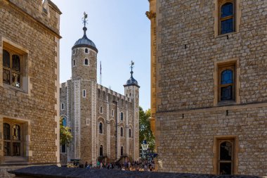 Yazın Londra Kulesi