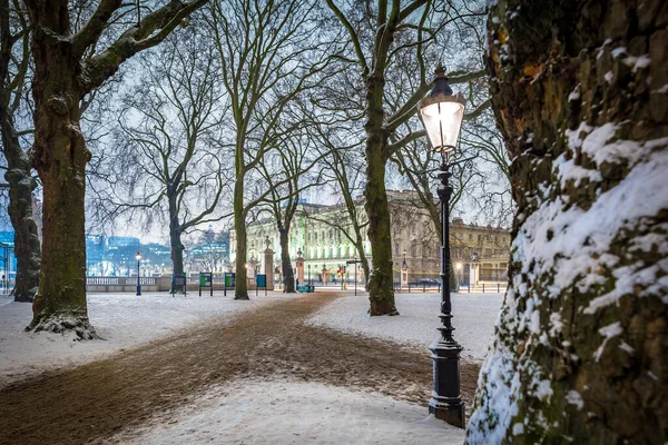 Snow Green Park Nocy Londyn Wielka Brytania — Zdjęcie stockowe