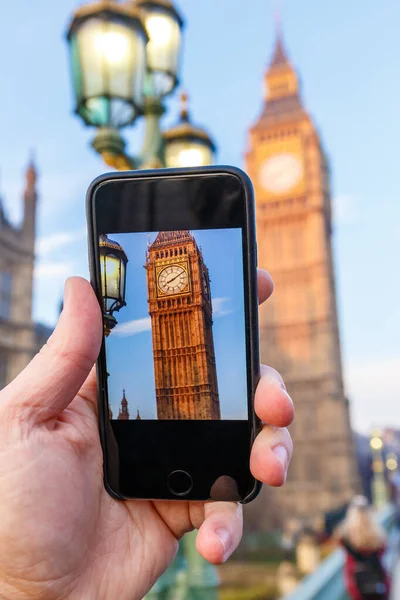 Tomando Publicando Una Foto Big Ben Mañana Invierno Londres — Foto de Stock