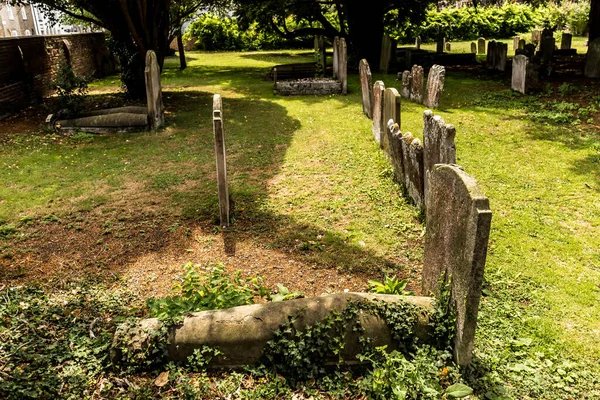 英国墓碑的骷髅装饰 — 图库照片