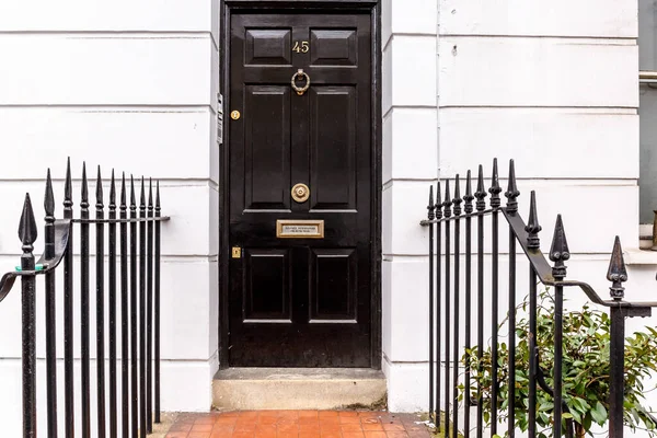 Είσοδος Πόρτας Στην Πλούσια Περιοχή Του Chiswick Λονδίνο — Φωτογραφία Αρχείου