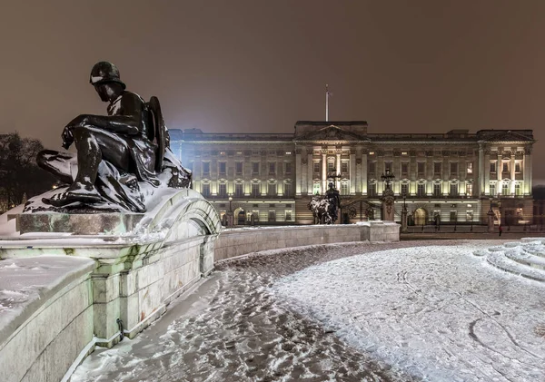 Buckingham Palace Snow Night London — Foto de Stock