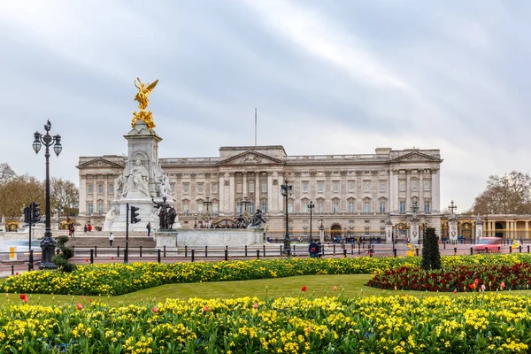Pałac Buckingham Pochmurny Dzień Wielka Brytania — Zdjęcie stockowe