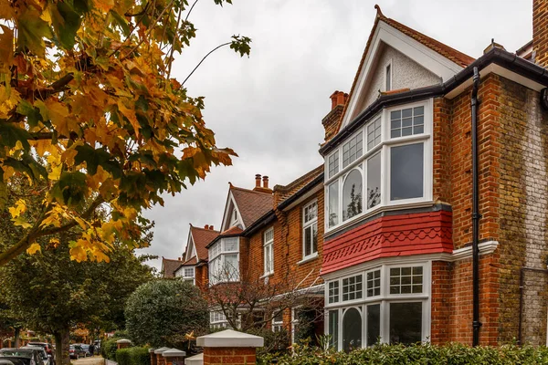 Chiswick Suburb Street Herbst London England — Stockfoto