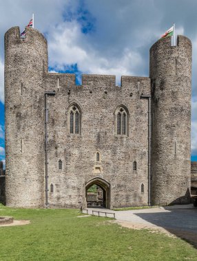 Yazın Caerphilly Kalesi manzarası, Galler