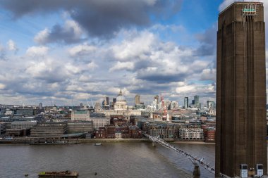 Londra, İngiltere 'de güneşli bir gün.
