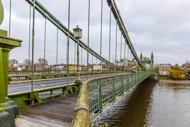 Bulutlu bir günde Hammersmith Bölgesi