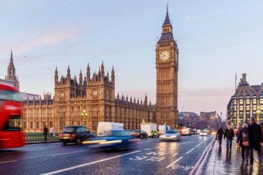 Parlamento Binası, kış sabahı erken saatlerde, Londra.