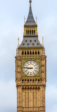 Akşam Big Ben 'in (Elizabeth Tower) harika manzarası.