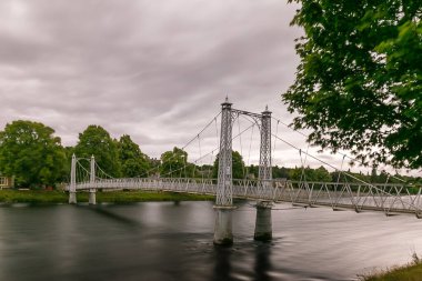 Yazın bulutlu havada Inverness, İskoçya, İngiltere