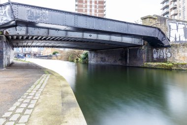 Naibin kanalı kışın Londra 'da uzun süre açıktır.