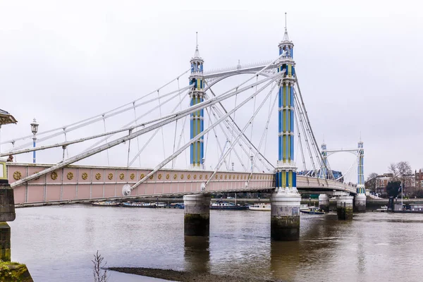 ロンドンの冬のアドルフ橋 — ストック写真