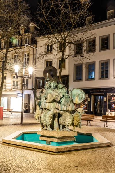 Musikerbrunnen Der Grand Rue Night Luxembourg Europa — Stockfoto