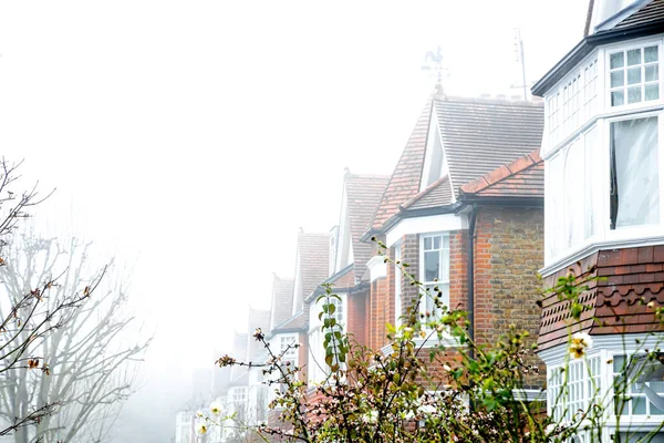 Nevoeiro Denso Londres Subúrbio Chiswick Parte Ocidental Cidade Inglaterra Reino — Fotografia de Stock