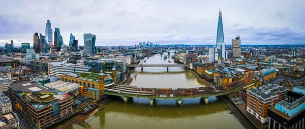 ロンドン市 歴史的中心部 主要ビジネス街の空中ビュー — ストック写真