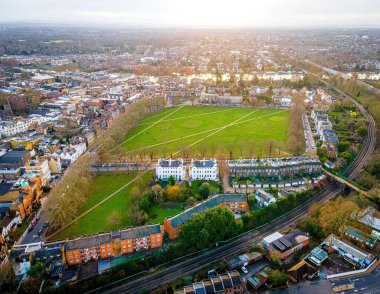 Günbatımında Richmond Köprüsü 'nün hava görüntüsü, Londra, İngiltere