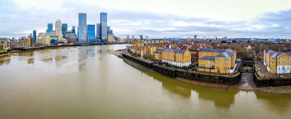 Kanarya Rıhtımı Nın Havadan Görünüşü Londra Nın Ikincil Merkezi Bölgesi — Stok fotoğraf