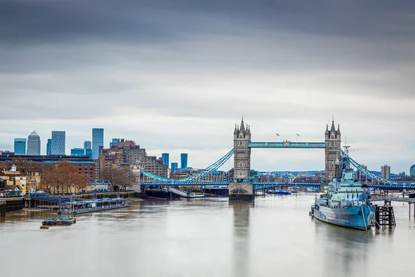 Długi Widok Tower Bridge Światowej Sławy Symbol Londynu Wielka Brytania — Zdjęcie stockowe