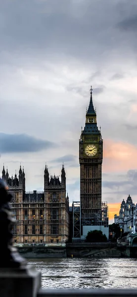 Uma Vista Vertical Torre Relógio Big Ben Extremo Norte Palácio — Fotografia de Stock