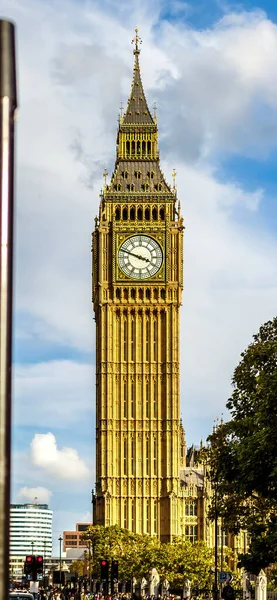 Uma Vista Vertical Torre Relógio Big Ben Extremo Norte Palácio — Fotografia de Stock