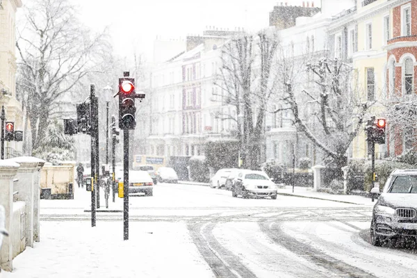 ロンドン イギリス 2021年1月24日 ノッティングヒルエリアで見られる雪の秋 — ストック写真