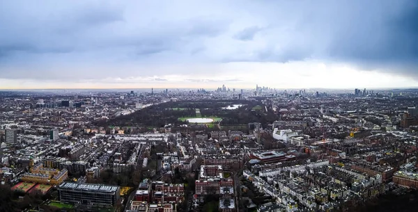 イギリス ロンドンのホランドパークとケンジントンエリアの空中ビュー — ストック写真