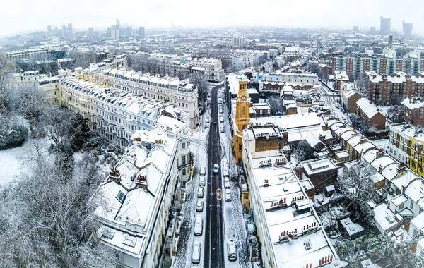 雪の空中ビュー英国ロンドンのノッティングヒルエリア — ストック写真