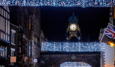 İngiltere 'nin kuzeybatısındaki Chester kenti, yerel kırmızı kumtaşından yapılmış geniş Roma duvarlarıyla tanınıyor.
