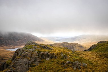 İngiltere 'deki SNowdonia Ulusal Galler Parkı' nda madencilerin yolu Snowdon manzarası