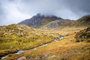 İngiltere 'nin kuzeybatı Galler' de dağlık bir bölge olan Snowdonia manzarası