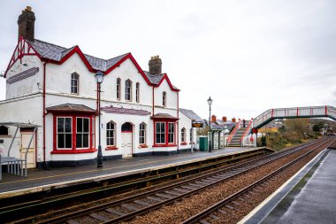 LlanFairpwllgwyngyll, Anglesey, Galler, İngiltere 'deki büyük bir köy ve yerel idare topluluğu.