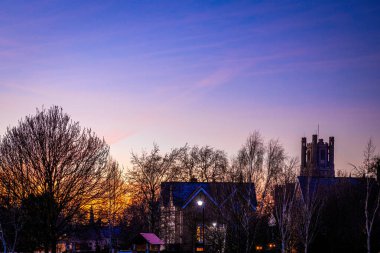 İngiltere 'nin Cambridgeshire kentindeki Ely Katedrali' nin günbatımı manzarası.