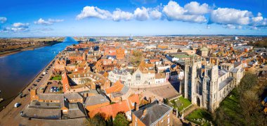 Norfolk, İngiltere 'de bir liman ve pazar kasabası olan King' s Lynn 'in hava manzarası.