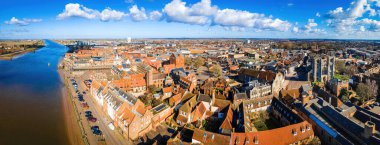 Norfolk, İngiltere 'de bir liman ve pazar kasabası olan King' s Lynn 'in hava manzarası.
