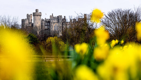 Вид на замок Арундел, отреставрированный и переделанный средневековый замок в Арунделе, Уэст-Сассекс, Англия, Великобритания