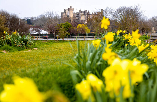 Вид на замок Арундел, отреставрированный и переделанный средневековый замок в Арунделе, Уэст-Сассекс, Англия, Великобритания
